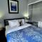 Canadian Rockies Chalets by Trilink - 2 & 3 Bedroom Condos - Self Check-In - Walking Distance to Downtown - Free Parking - Pet-Friendly - No AC