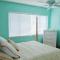 Westbay Point Moorings 274 Home - هولمز بيتش