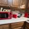 The Red Door 2-bedroom townhouse near VT & RU