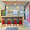 Stylish Newark Home with Deck Less Than 14 Mi to NYC! - Ньюарк
