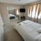 Cozy Updated 3-BR apartment near Peace Bridge
