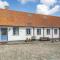 Cozy Home In Svaneke With Kitchen