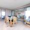 ZEN POINT PENTHOUSE 3-BR Executive W/front Retreat