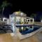 Fabulous Villa In Coral Bay Near Beach, Amenities