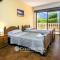 Fabulous Villa In Coral Bay Near Beach, Amenities