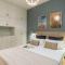Modern stylish 3 bedroom Arco de Triunfo