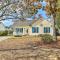 Oak Island Hideaway Hut about 1 Mi to Long Beach! - Oak Island