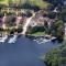 Jaw-Dropping Lodge with Hot Tub on Lake Windermere - Windermere