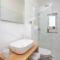 La casa di Marko Sea View Apartments with Jacuzzi and Sauna