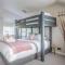 Wisteria View with hottub & cabin sleeps 20 - 奇彭纳姆