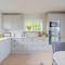 Wisteria View with hottub & cabin sleeps 20 - 奇彭纳姆