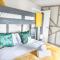 Wisteria View with hottub & cabin sleeps 20