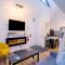 Loft with a view of Blue - Free Wifi, Linens and Towels Included