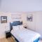Loft with a view of Blue - Free Wifi, Linens and Towels Included