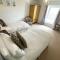 BISHOPS TAWTON OVERTON HOUSE 2 Bedrooms - Bishops Tawton