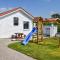 4 Bedroom Cozy Home In Tarm