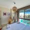 Spectacular & Soaring 2 BDR w Private Rooftop Jacuzzi & Beach Access - Hurghada