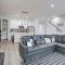 New Luxurious Double-Story Home Located in Highland Heights - Хьюстон