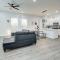 New Luxurious Double-Story Home Located in Highland Heights - Хьюстон