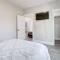 New Luxurious Double-Story Home Located in Highland Heights - Хьюстон