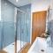 Lolas Loft with Lake Views - Central Bowness - Pet Friendly