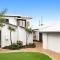 Coorumbong 16 - 5 bedrooms