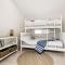 Coorumbong 16 - 5 bedrooms
