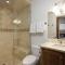 718 S, Mill St, Fasching Haus #4 Condo