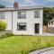 The Bank House- Luxury 3 bed cottage with hot tub! - Silverdale