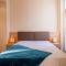 2-Br steps from the Palais des Festivals
