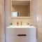 2-Br steps from the Palais des Festivals