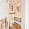 A Superb Bijou Retreat with Jacuzzi near an Excellent Village Pub