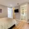 Beautiful 2 Story Right by the Water, Ocean View - لونغ بيتش