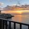 Une grande terrasse sur la mer