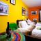 The Studio Under The Wall, a colourful, small and unique one bedroom studio in Comares - Комарес