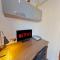 Victoria House - Deluxe Studios in Coventry City Centre, free parking, by COVSTAYS
