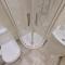 Victoria House - Deluxe Studios in Coventry City Centre, free parking, by COVSTAYS