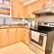 Cozy Home in Richmond Hill with Free Parking