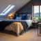 Stunning rural stay with idyllic views & great location
