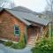 A Happy Roost - Vilas