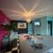 Capsule Miami Vice - Jacuzzi - Billard - Ecran cinéma & Netflix - Ping-Pong - Nintendo & Jeux-