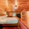 Little Creek Lodge