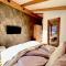 HIDEAWAY DESIGN CHALET by Belle Stay