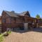 Three Little Bears at Eagles Nest - بانير إلك