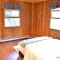 Quiet and Comfy 3bed/2bath - Chalet with hot tub. - Cedar