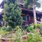 Brown House Resort