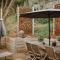Demure charm 4 Bedrooms