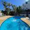HoneyB - 2 bed Apt on the beach