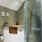 The Palm House Falmouth - minutes from the beach!