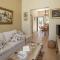 Ruby's summer house with spacious garden and free parking - Gavrion